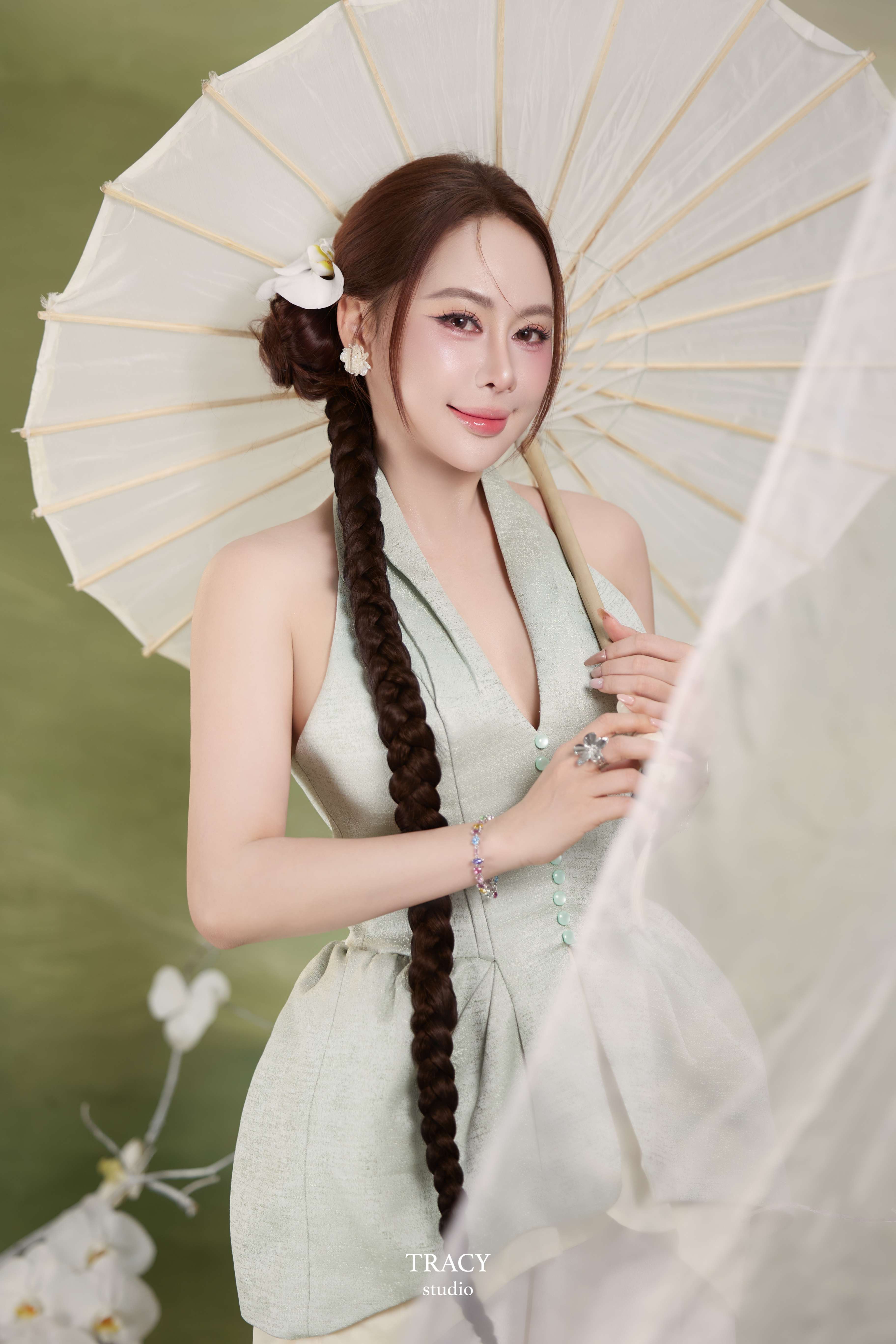 frontend/img/gallery/anh-tet-yem-ao-dai/tracy-studio-chup-concept-yem-lam (6).jpg
